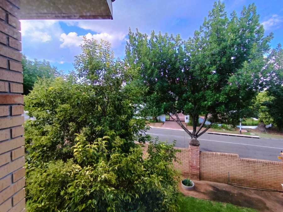 4 Bedroom Property for Sale in Heuwelsig Free State